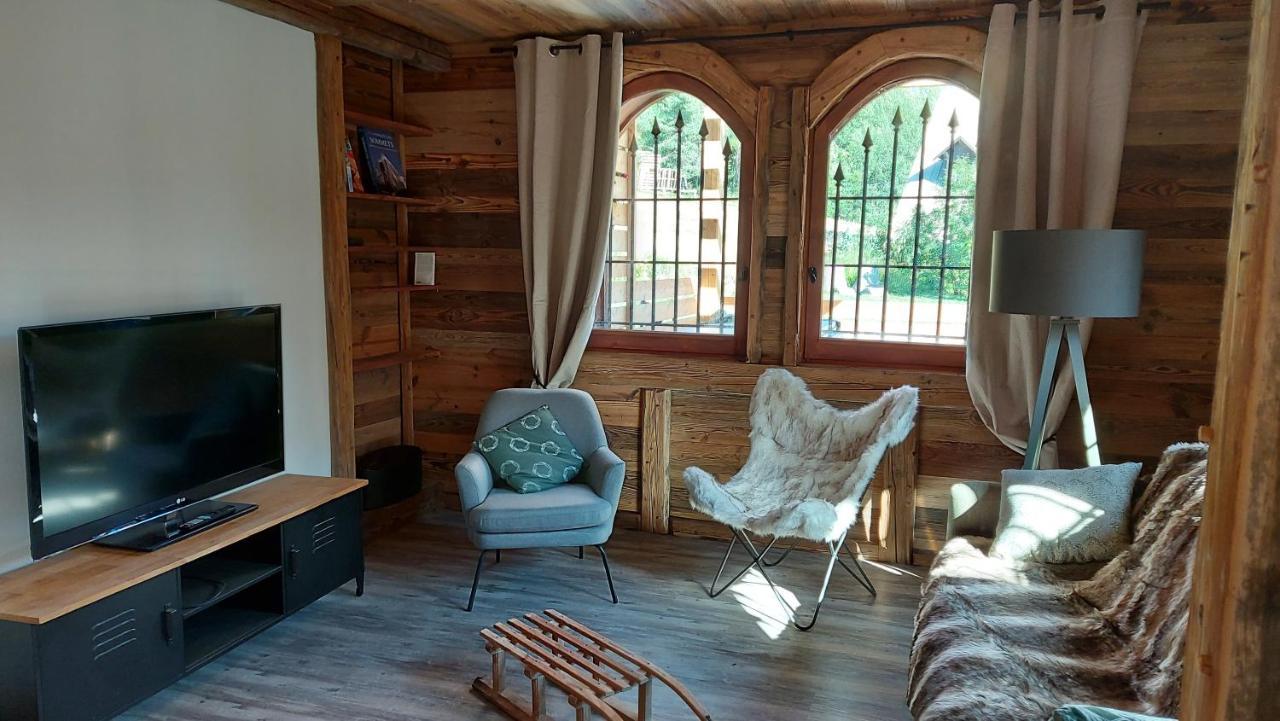 Chalet Serre Cambeou Piscine&Spa 圣沙夫雷 外观 照片