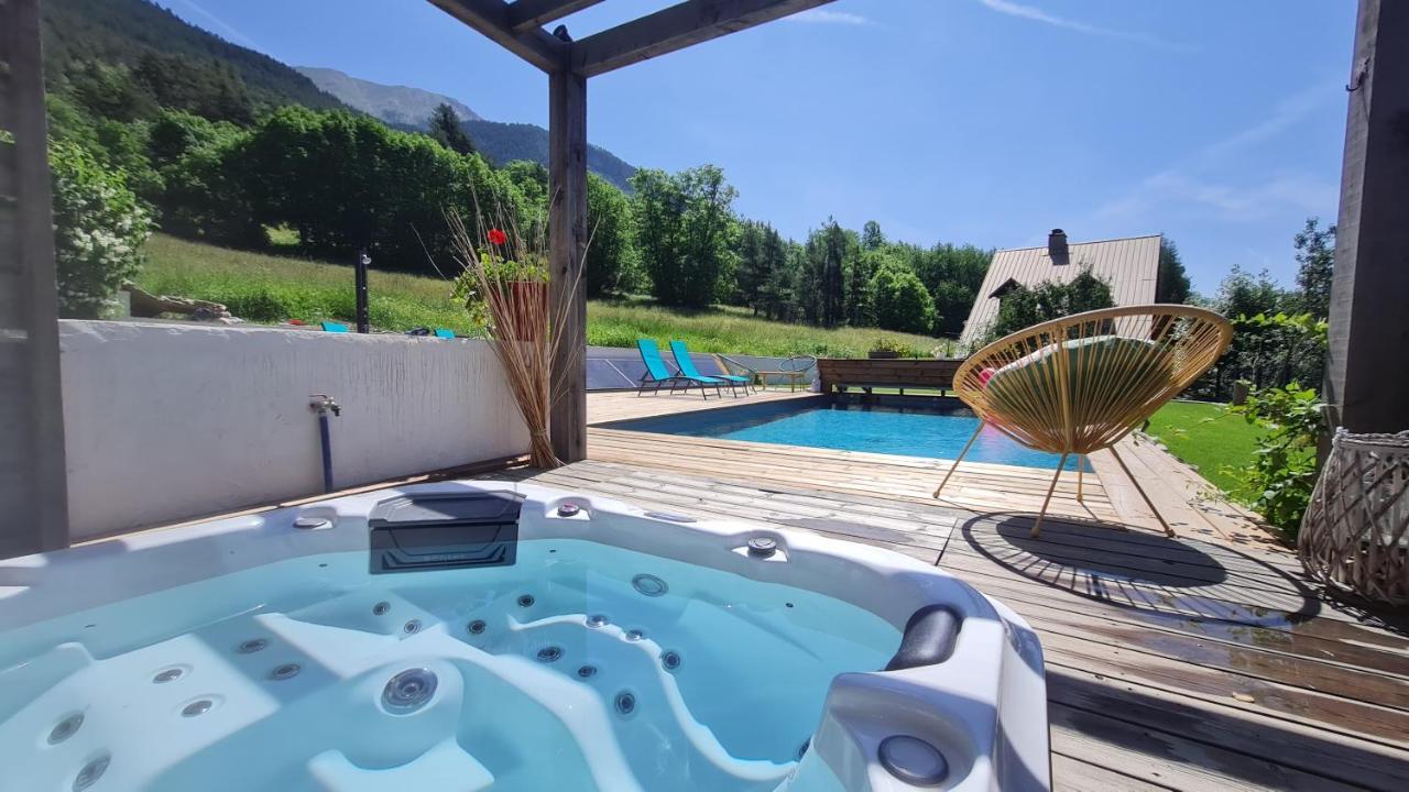 Chalet Serre Cambeou Piscine&Spa 圣沙夫雷 外观 照片